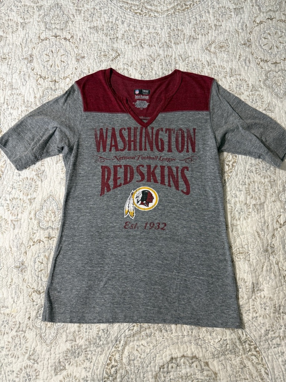 NFL Redskins  Women's Team Apparel Burgundy Tee - size Large